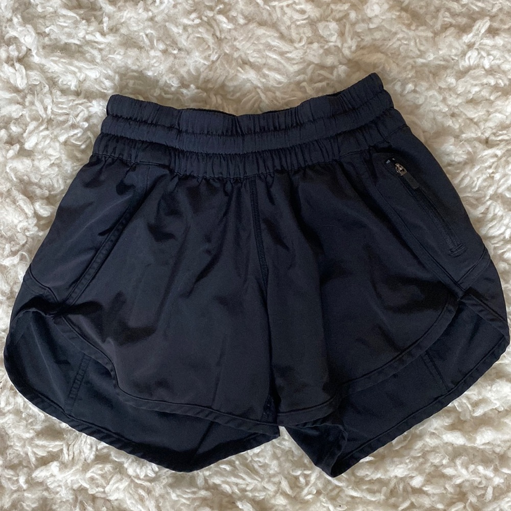 lululemon tracker low rise short 4"